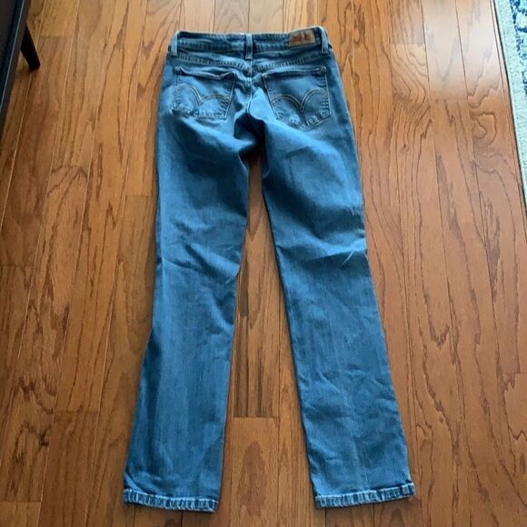 Levi’s 518  Size 3 Distressed Jeans.  W26/L32 - Picture 6 of 9